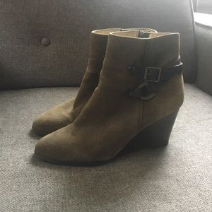 Tahari boots